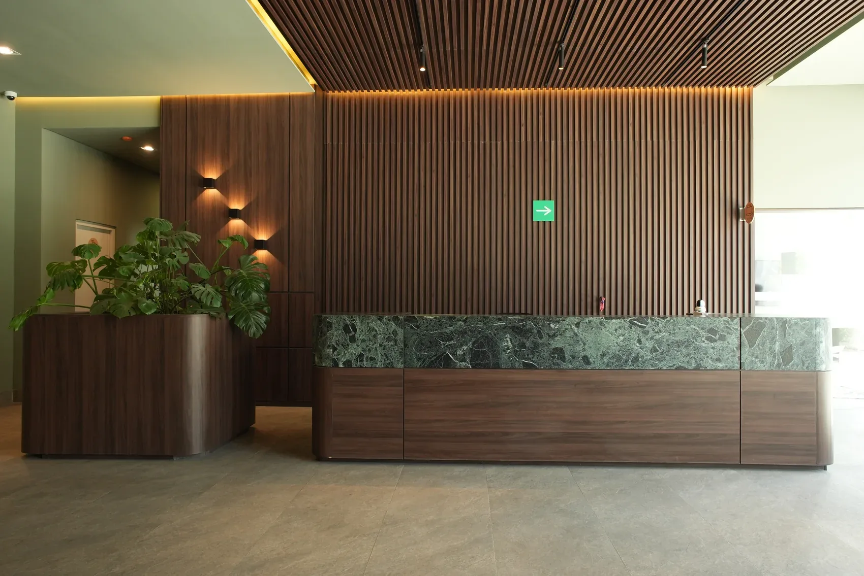 lobby-real.webp